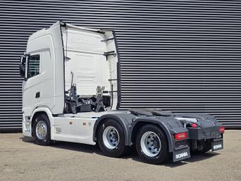 S660 V8 6x2 BOOGIE / RETARDER / FULL AIR SUSPENSION